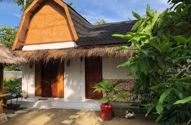 3 Bedroom Hold Property , Very closed to the beach and central.