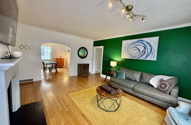 3 Bedroom Home in Exclusive Emerywood High Point