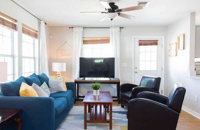 ¡Casa de 3 habitaciones! A solo unos pasos del Alamodome