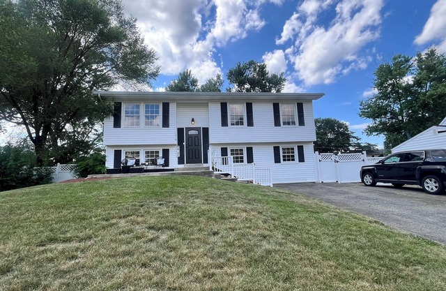 3-bedroom house in Waldorf with WiFi and AC