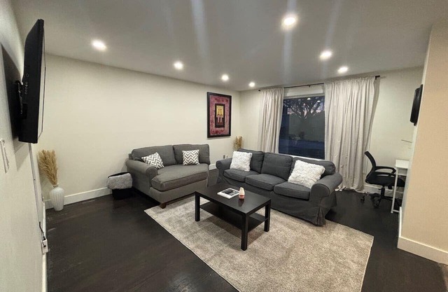 3-bedroom home with free parking on premises!