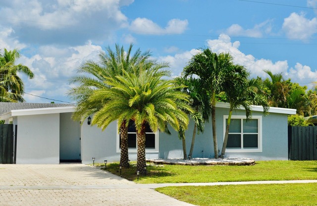 3-bedroom house in fabulous Royal Palm Beach