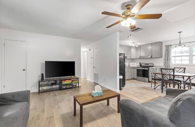 3-bedroom house 13 Minutes to World Equestrian Center in Ocala