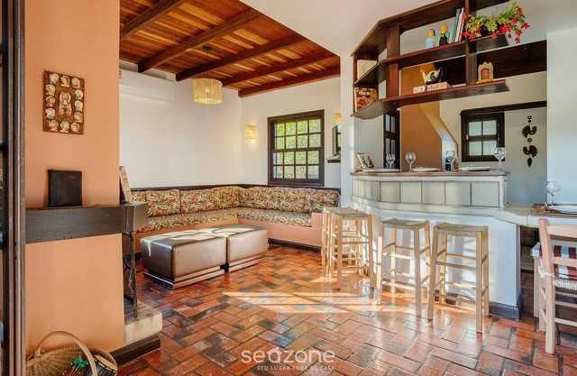 3-bedroom House 800m From the Beach Tab0140