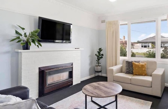 3 Bedroom House At Ballarat Lake Wendouree