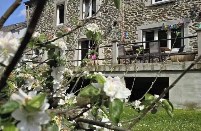 3-bedroom house at the border of the river in charming Laifour