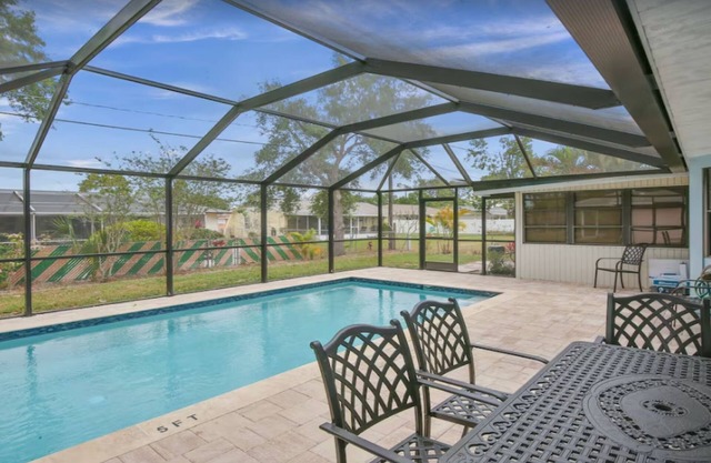 3 Bedroom house close to everything in Sarasota