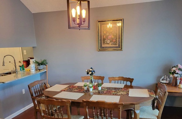 3 Bedroom House. Close to attractions!