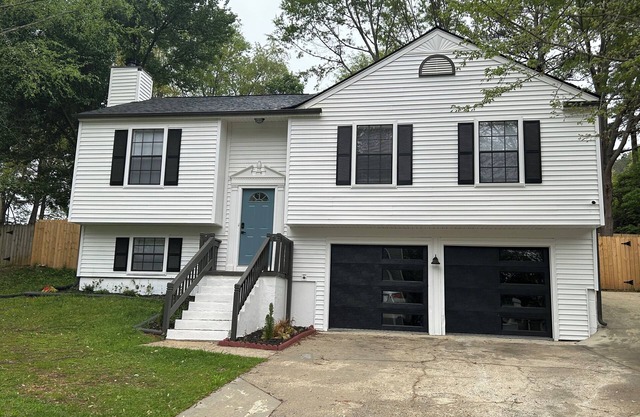 3-bedroom house in awesome Kennesaw! 5 minute drive to KSU! Great location…