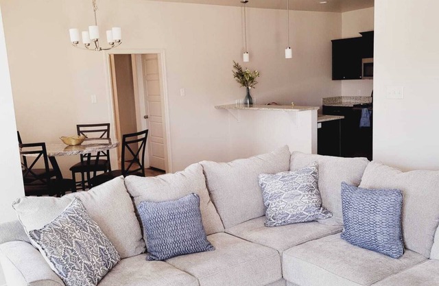 3-bedroom house in awesome Lubbock with WiFi, AC, Laundry