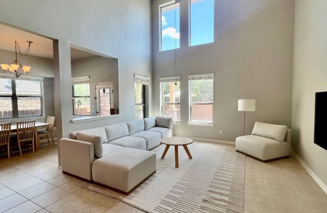 3-bedroom house in charming Leander with Pool