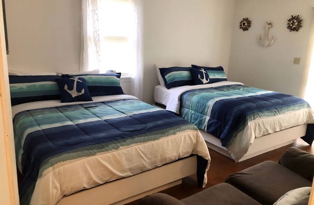 3-bedroom house in charming Norfolk, close to The Airport and VA Beach.