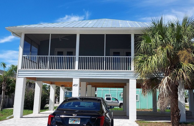 3-bedroom house in fantastic Fort Myers Beach with AC