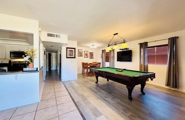 3-bedroom House in Marvelous Tampa with AC, WiFi, & Entertainment