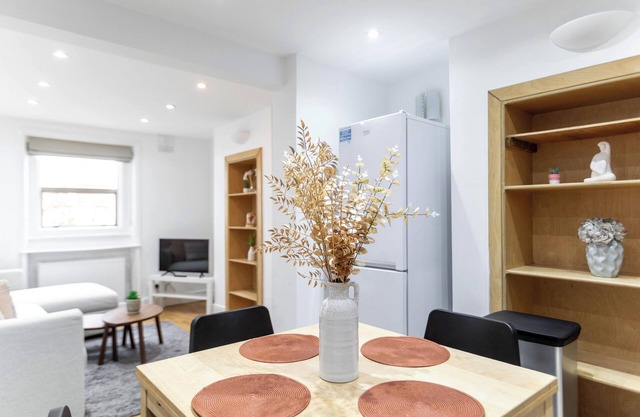 3 Bedroom House in Notting Hill