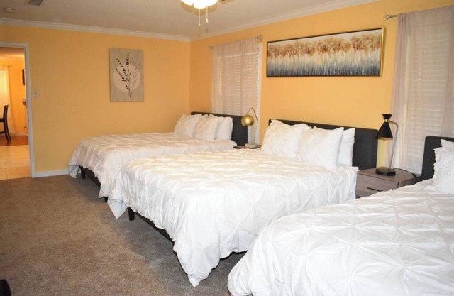 3-bedroom house in peaceful Midland with AC