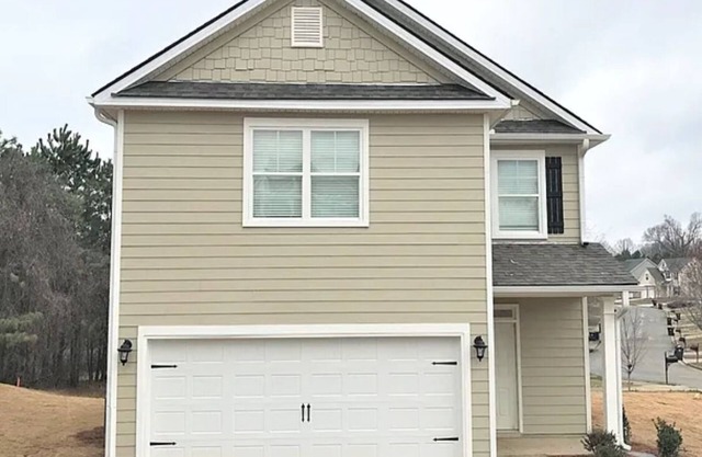 3-bedroom house in nice Douglasville with WiFi, AC. Enjoy your stay