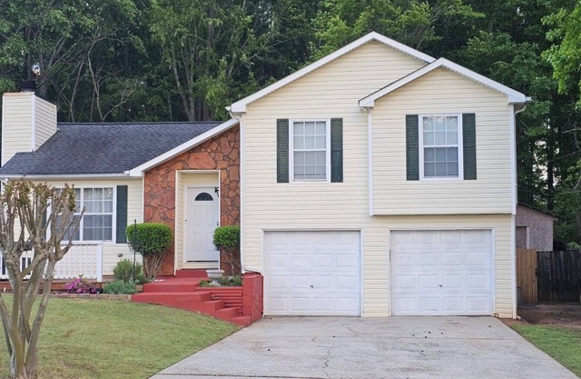 3-bedroom house in welcoming McDonough with AC, WiFi. Enjoy your stay