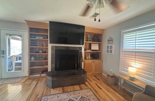 3-bedroom house in welcoming Florien with WiFi, AC
