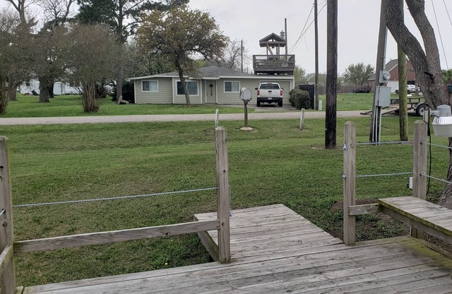 Casa de 3 dormitorios en el agua con muelle de pesca