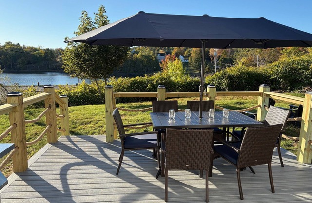 3-bedroom House with River View in the Center of Town