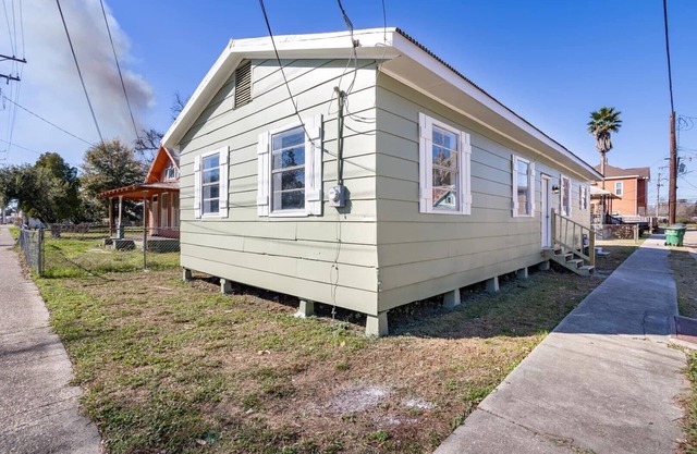 3-bedroom house with AC, WiFi in Plaquemine / CONTRACTOR FRIENDLY