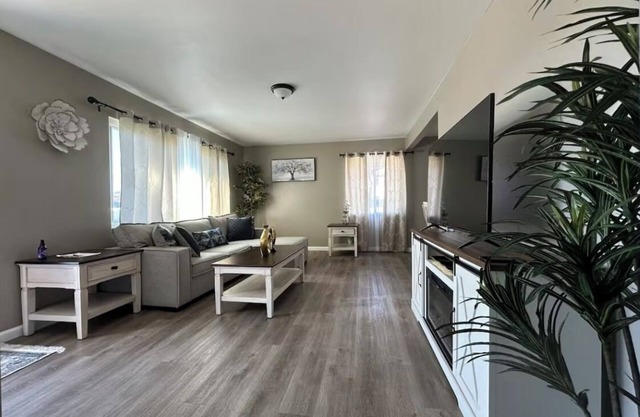 3-bedroom house with WiFi in Oxnard