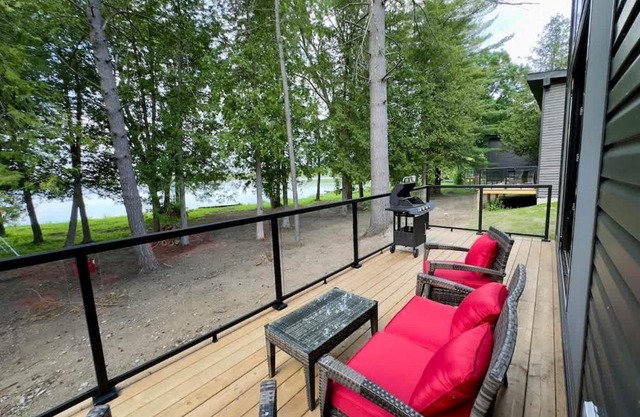 3-bedroom Lakefront Villa #2