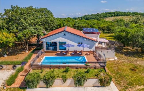 3 Bedroom Lovely Home In Rovinj