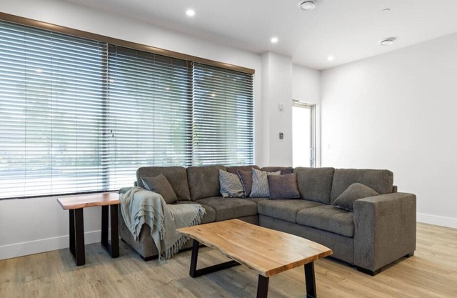 3-bedroom Modern Rental Unit 2