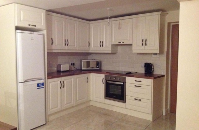 3 Bedroom newly furnished cork city