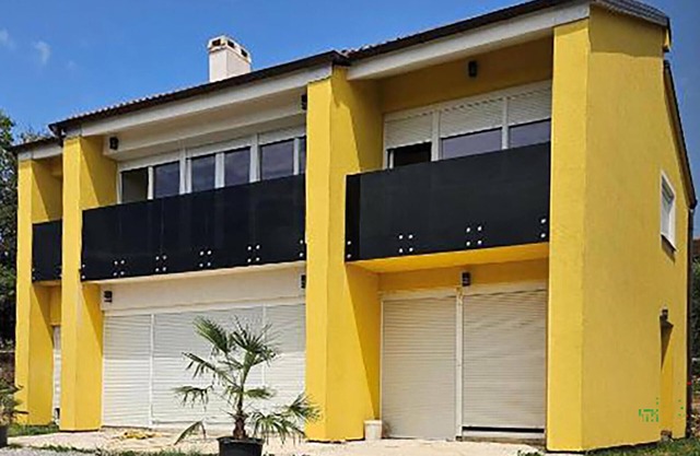 Bonito apartamento de 3 habitaciones en Marinici