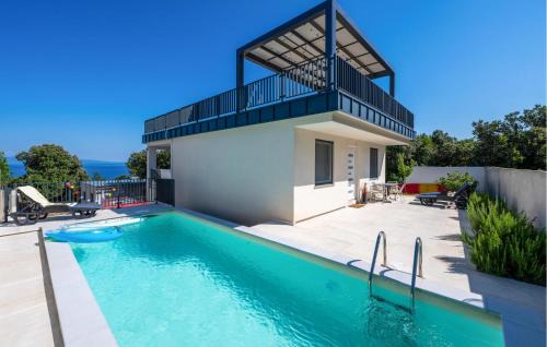 3 Bedroom Nice Home In Peruski