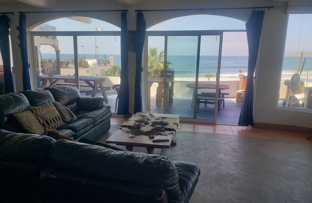 Exquisite Penthouse with spectacular ocean views. Pool, jacuzzi,Beach & Bbq.