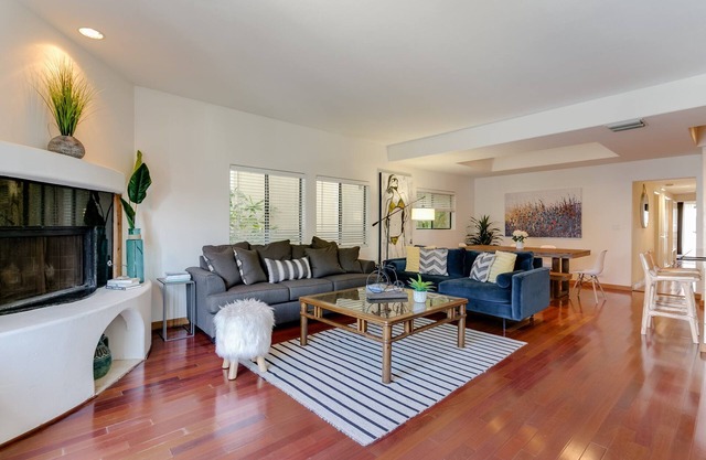 3 habitaciones (o 4 BDRM) Espaciosa escapada de playa Marina del Rey !! Pasos a la playa