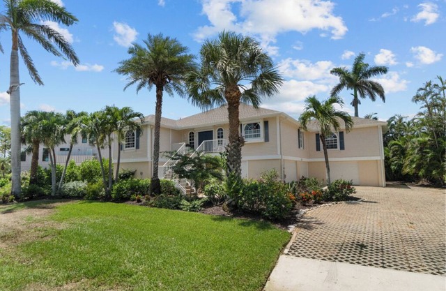 3 Bedroom Pool Home in The Dunes!