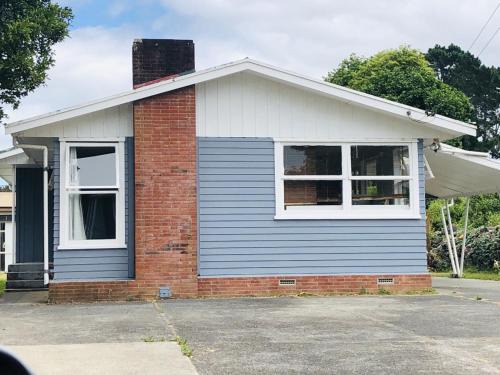 3 Bedroom Serviced House A, 30 Laurel St