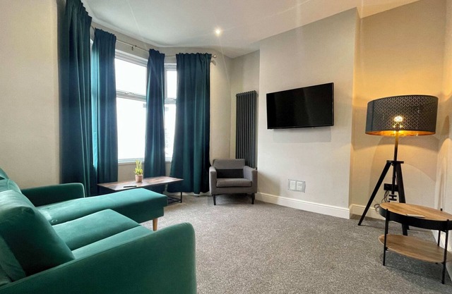 3 Bedroom Spacious House in Cardiff
