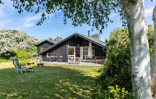 3 Bedroom Stunning Home In Tisvildeleje