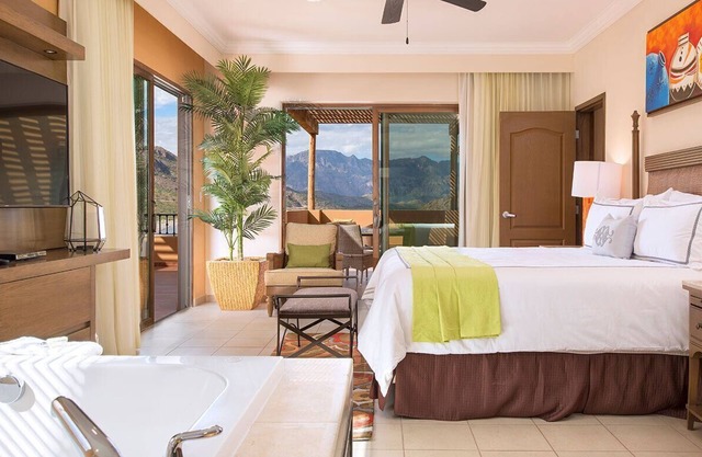 3-bedroom Suite at Villa Del Palmar - Islands of Loreto. All-inclusive option