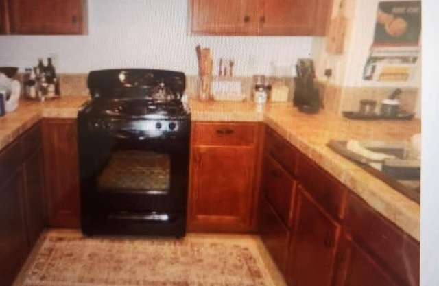 3-bedroom townhome in charming South Reno with WiFi, AC. & Close to walking path