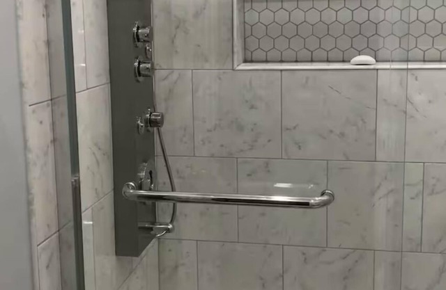 3-bedroom townhome in welcoming Philadelphia with AC, WiFi, fitness room