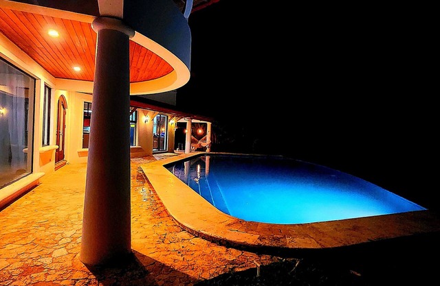 3-bedroom villa in beautiful Hatillo with AC