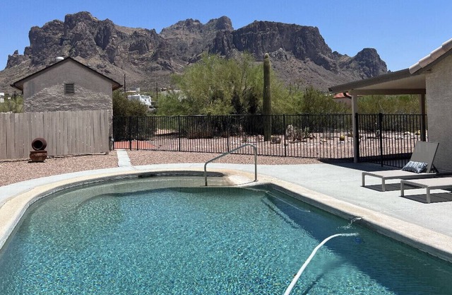 3-Bedroom Villa with Pool, Spa and Mountain Views