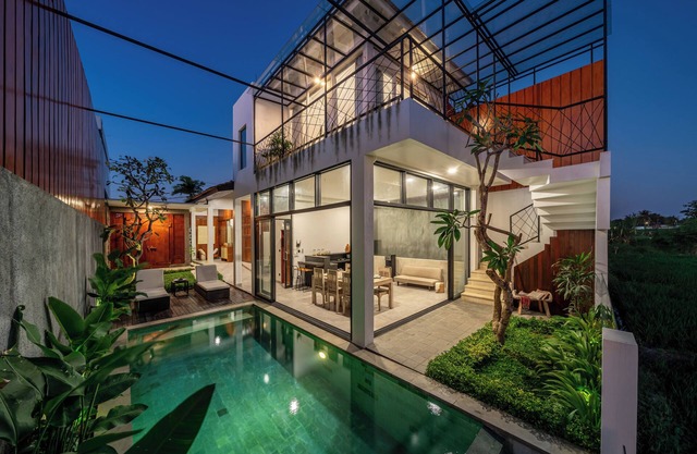 3 Bedroom villa with private infinity pool and 5 min from beach