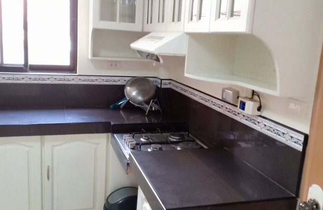 Toda la casa de 3 dormitorios puede acomodar hasta 10 Pax, dentro de un recinto privado cerrado