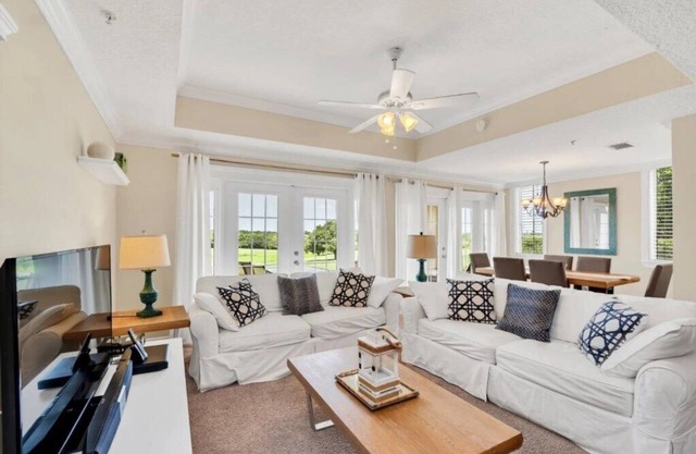 3 Bedrooms/2.5 Bathrooms/Reunion (7635 HC)