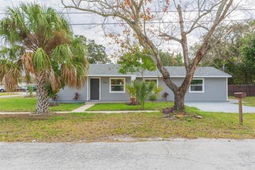 3 bedrooms 2 bathrooms Charming Gulfport home near the beach