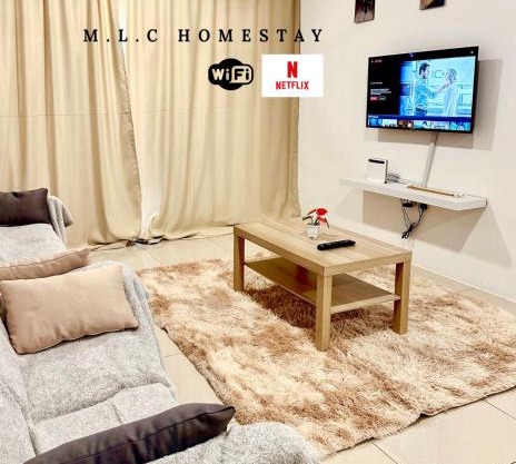 3 Bedrooms 2 Bathrooms Ipoh Waterpark Comfy Home - Pool & Mountain View