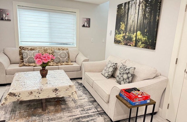 3 bedrooms/ 3 washrooms Cozy little family house